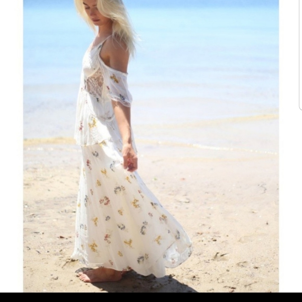 Free people Sz 0 Magnolia Maxi Dress Off Shoulder Ivory